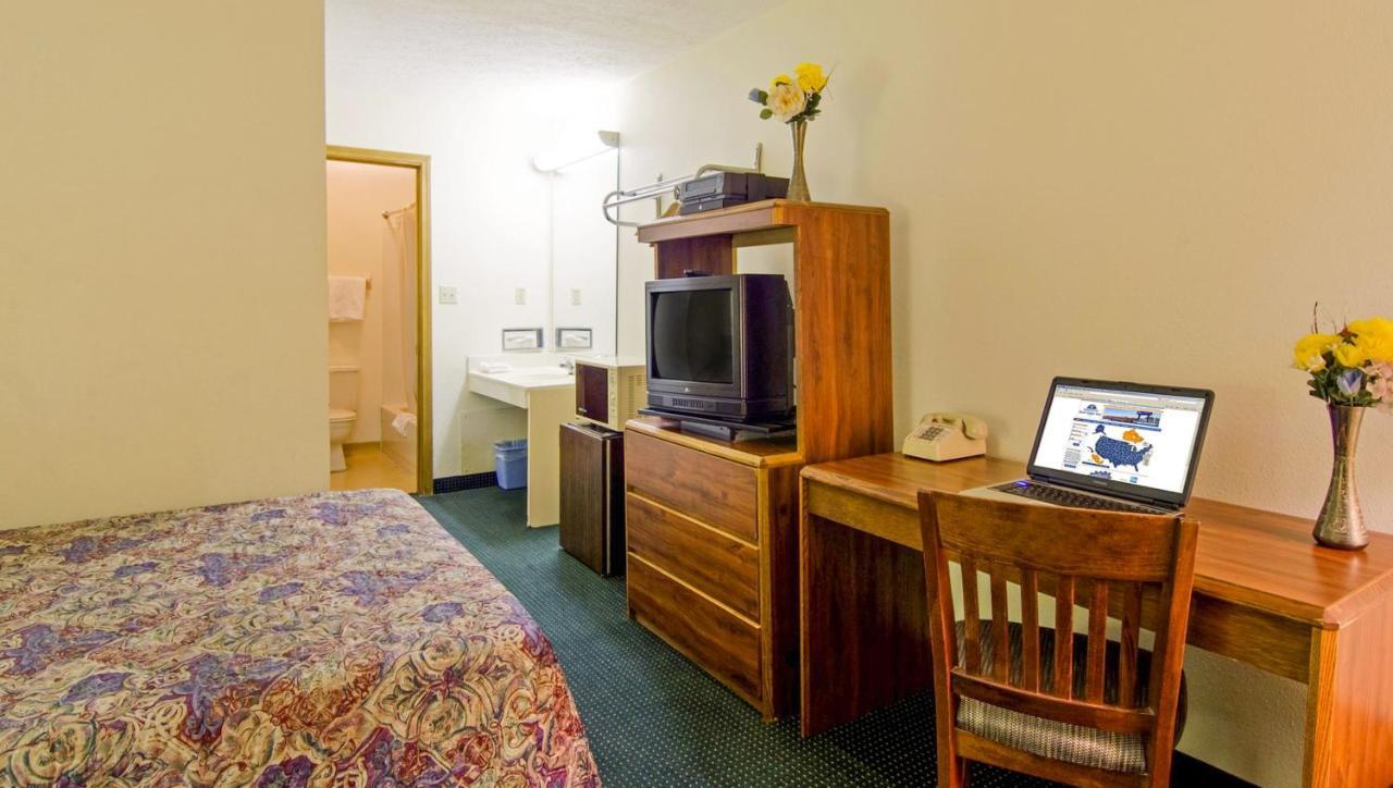 Economy Inn Express By Magnuson Worldwide コロンバス エクステリア 写真
